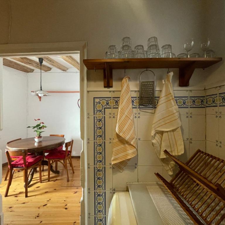Original duplex in the center of Barcelona - Three-Bedroom Apartment - 12