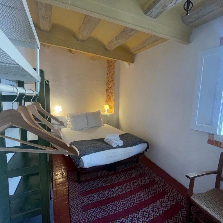 Original duplex in the center of Barcelona - Three-Bedroom Apartment - 16