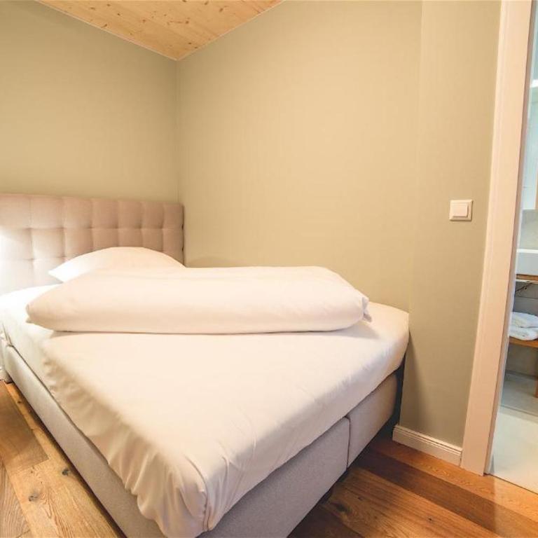 Allgäuer Genusshotel und Historischer Dorfgasthof Hirsch - Standard Zimmer mit Queensize-Bett - 2