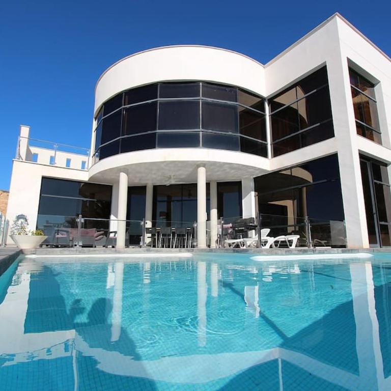 Villa Olivia with amazing sea- and coast views and private swimming pool! - Villa con piscina privada - 1