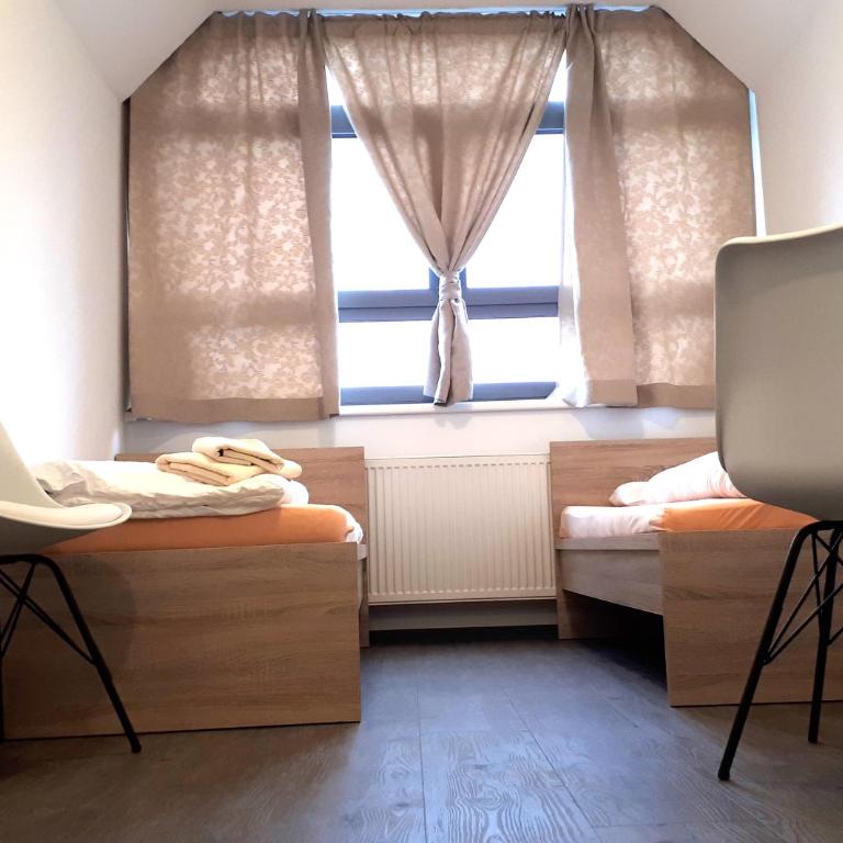 Jugendherberge Innsbruck - Youth Hostel - Zweibettzimmer mit eigenem Bad - 8