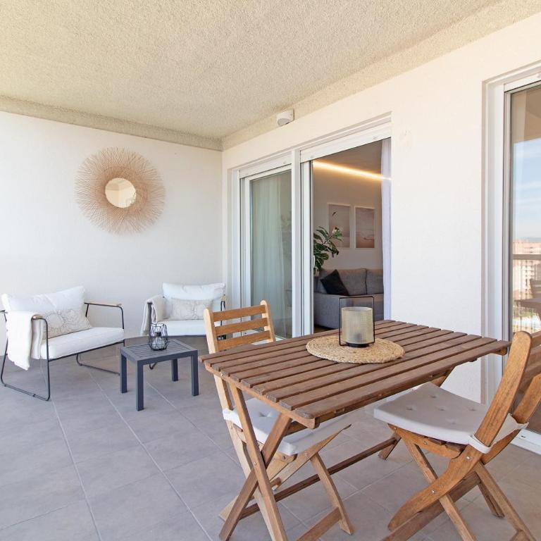 Global Vacacional, Moderno apartamento con piscina y terraza en la playa de Canet - Apartment - 1