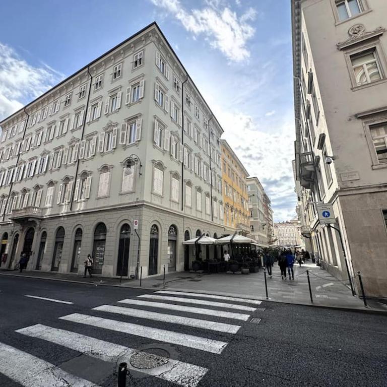 Centro Mazzini 9 - Appartamento con 2 Camere da Letto - 14