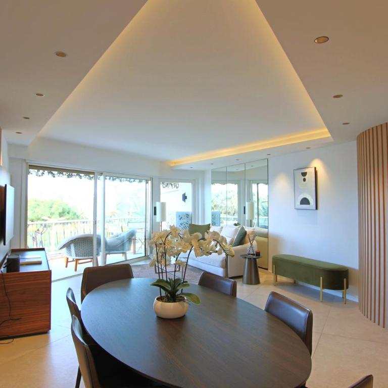 COMPLETELY RENOVATED APARTMENT ON BLD CROISETTE, 3 PARENTAL BEDROOMS - Appartement 3 Chambres - 4