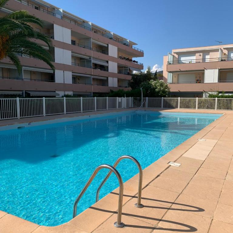 appartement résidence riviera avec piscine - Appartement 1 Chambre - 11