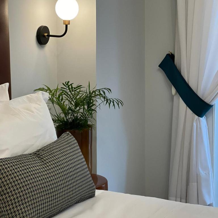 Domus Bella Roma - Triple Room with Balcony - 19