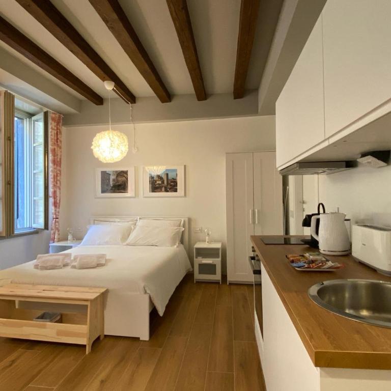 Wish Rooms Charme&Relax - Monolocale Matrimoniale Deluxe - 14