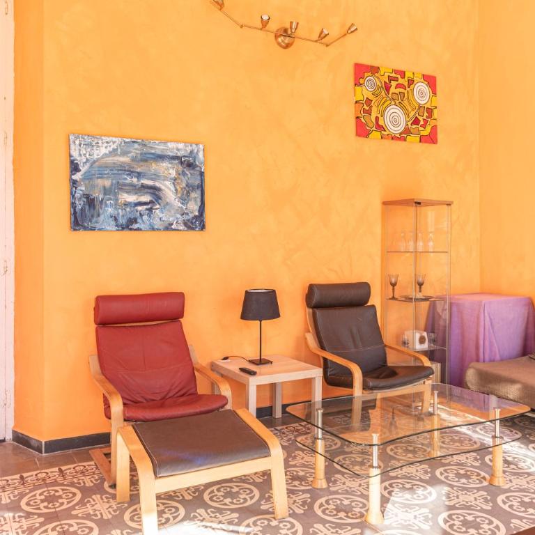 Private Rooms in Historic Building on the Square - Double Room with Balcony - 4