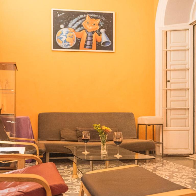Private Rooms in Historic Building on the Square - Double Room with Balcony - 13
