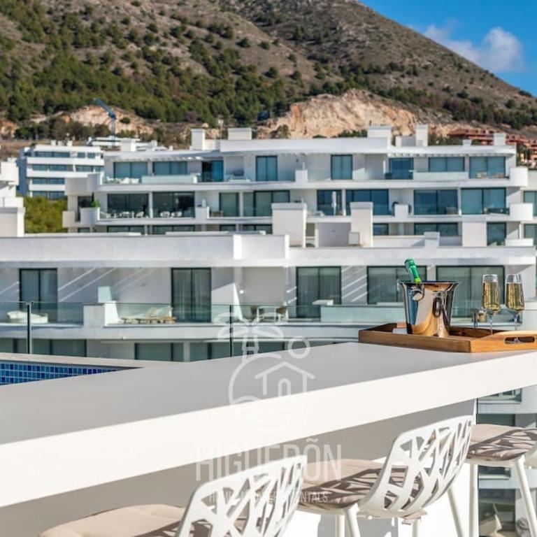 HigueronRentals The Ærie - Three-Bedroom Apartment - 5
