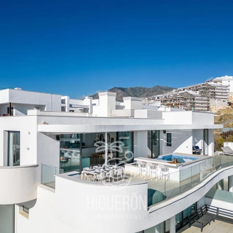HigueronRentals The Ærie - Three-Bedroom Apartment - 47
