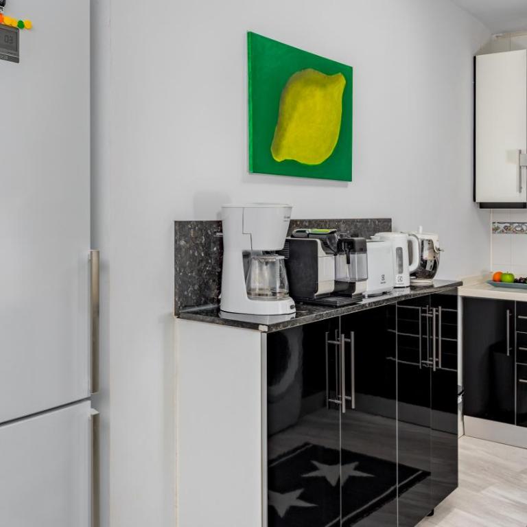 Fuengirola Seaside Bliss: 3 BR with a View - Apartamento de 3 dormitorios - 4