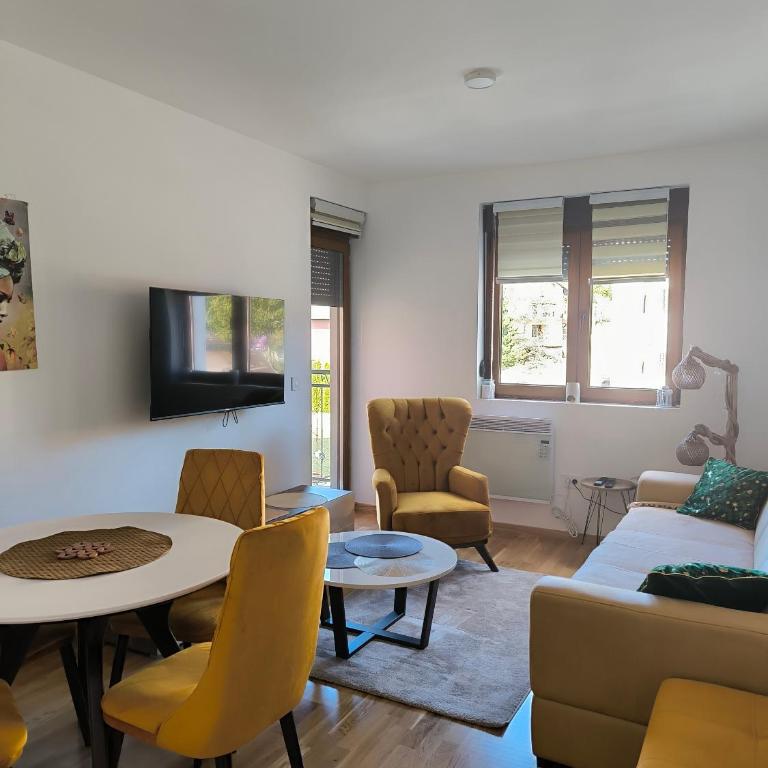 Rosa lux - One-Bedroom Apartment - 28