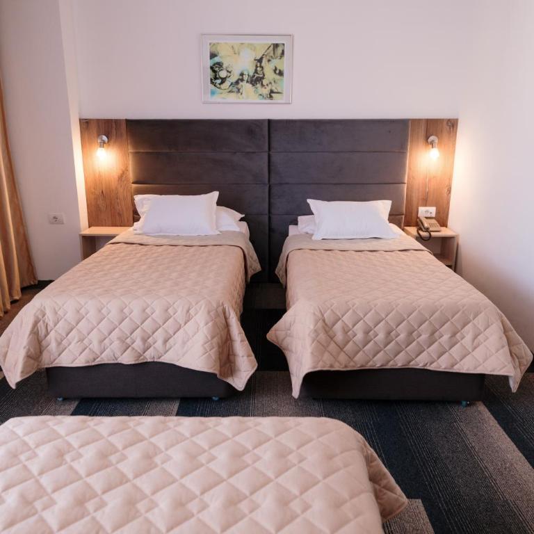 Hotel Slavija - Trokrevetna Soba - 5