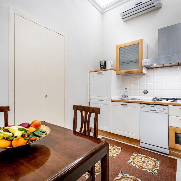 THREE APARTMENTS Via Roma - Appartamento con 1 Camera da Letto - 4