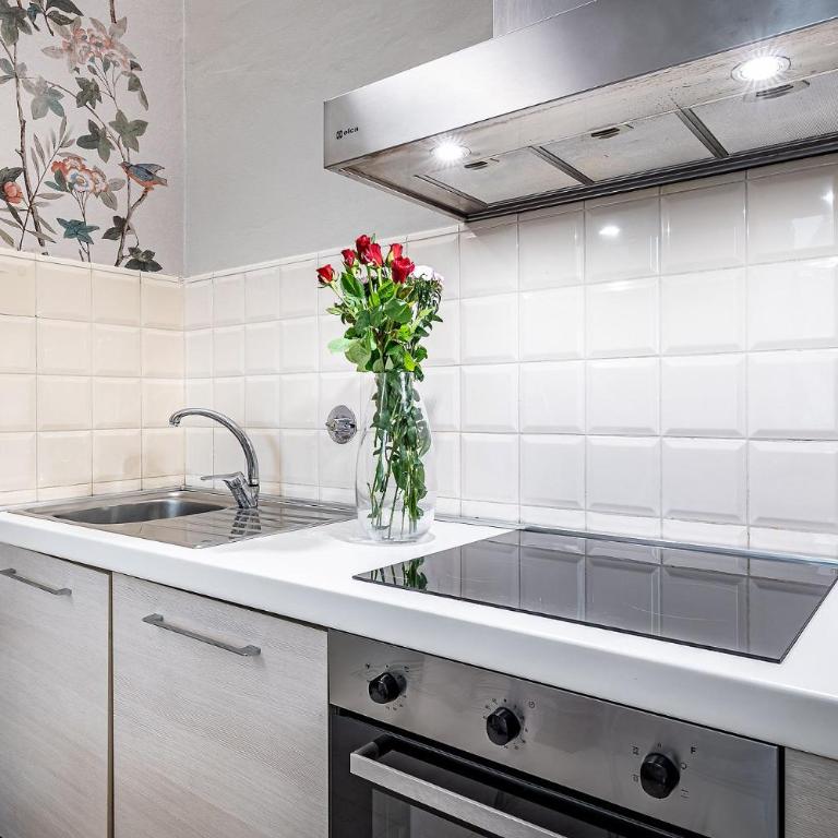 THREE APARTMENTS Via Roma - Appartamento con 2 Camere da Letto - 16
