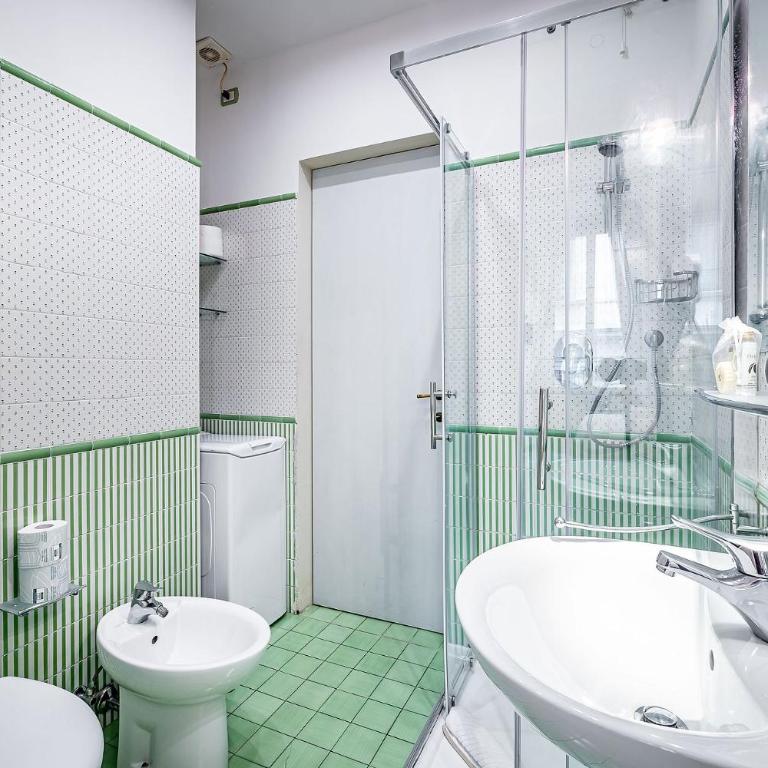 THREE APARTMENTS Via Roma - Appartamento con 2 Camere da Letto - 35