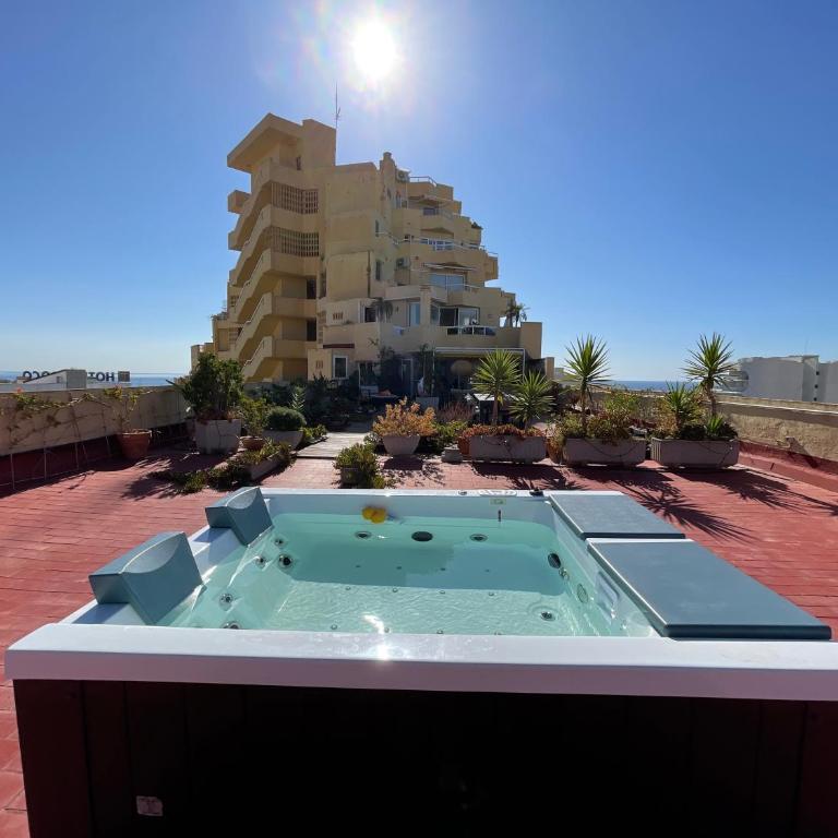 Luxury Rental Benalmadena - 550 m2 Penthouse - Jacuzzi, Golf & Beach - Apartment with Sea View - 17