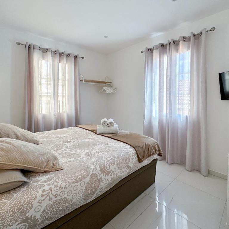 Tivoli 4 - Renovated 2 bedrooms appartment, Monaco Border, 5mn from Casino Monte Carlo - Appartement 2 Chambres - 12