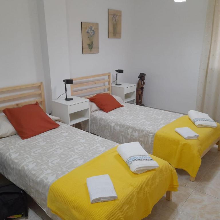 Apartamento EuroRental con WiFi - Three-Bedroom Apartment - 4