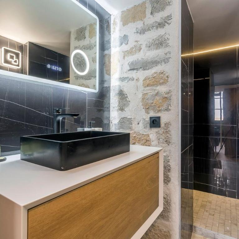 Le Bourgelat / 3 ch / 6 pers / 2 sdb - Appartement 3 Chambres - 46