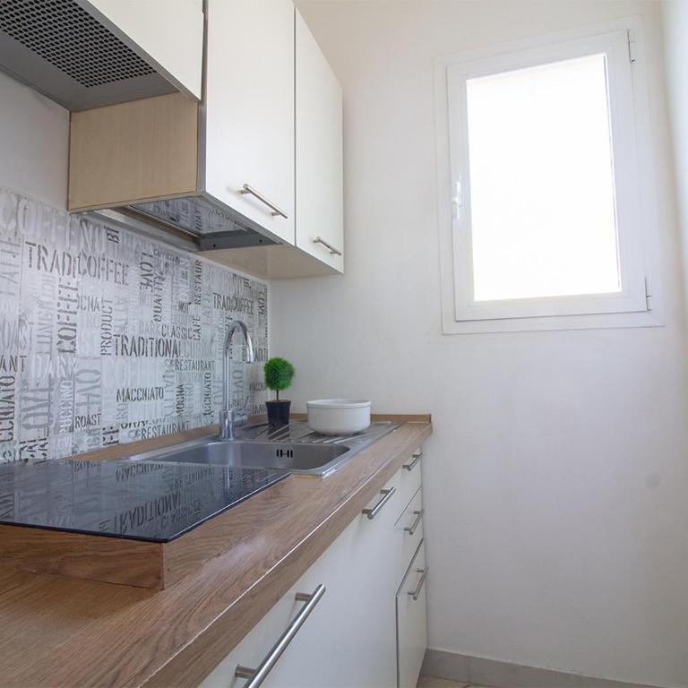 Athena Rooms - Parcheggio privato - Camera Matrimoniale con Bagno Privato - 8