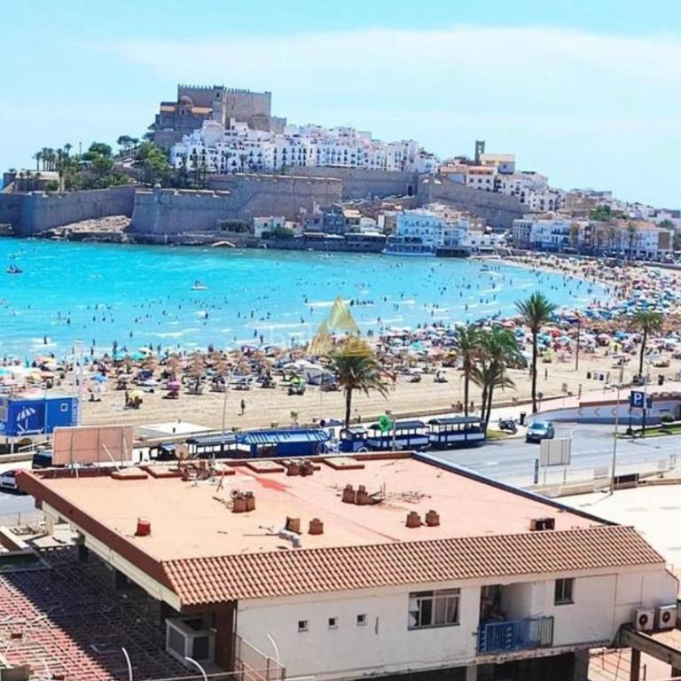 APARTAMENTO NUEVO CÉNTRICO en PRIMERA Línea de playa con vistas al Mar, Piscina, aire acondicionado y wifi - Apartamento de 2 dormitorios - 2