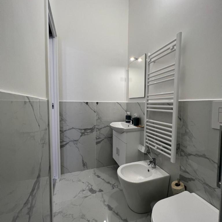 CASA RODELLA San Sisto Perugia - Camera Matrimoniale con Bagno Privato - 10