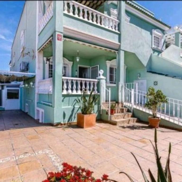 Bungalow adaptado, terraza muy grande y soleada. - Two-Bedroom House - 1