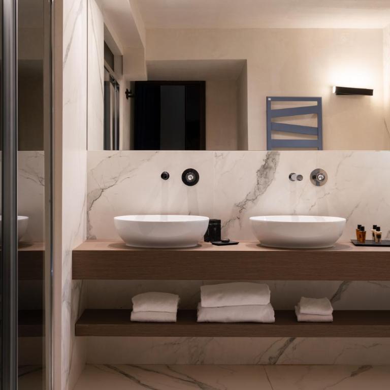 Agra Suites - Deluxe Double Room - 33