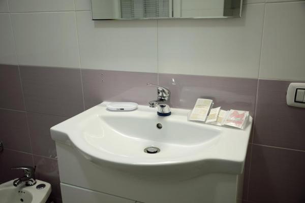 BlueBay Residence Resort - Appartamento con 1 Camera da Letto (2 Adulti) - Fucsia - 10