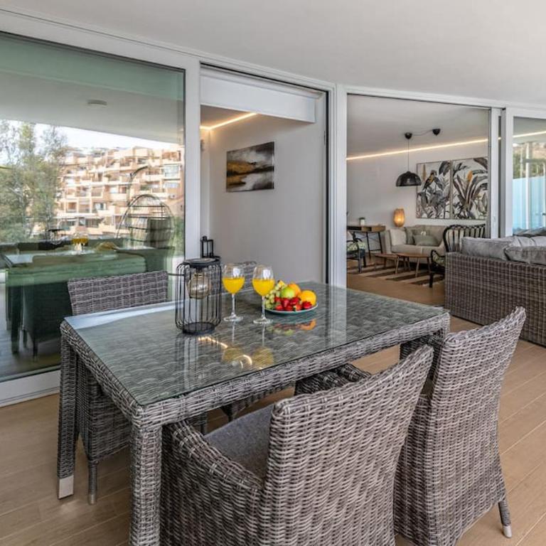 Amazing sea view from the comfort of the jacuzzi - Two-Bedroom Apartment - 22