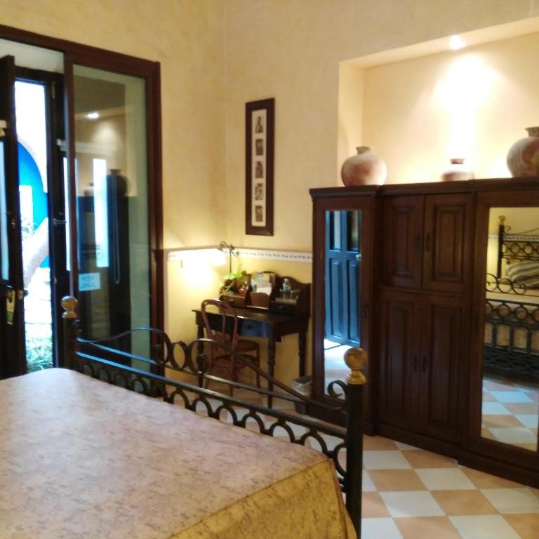 Hotel Boutique La Mision De Fray Diego - Deluxe Suite 1 double bed & garden view - 3