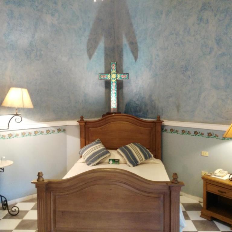 Hotel Boutique La Mision De Fray Diego - Deluxe Suite 1 double bed & garden view - 10