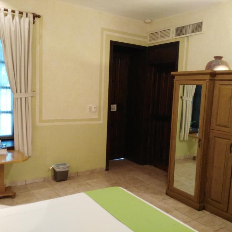 Hotel Boutique La Mision De Fray Diego - Standard Room with One Queen Bed - 4