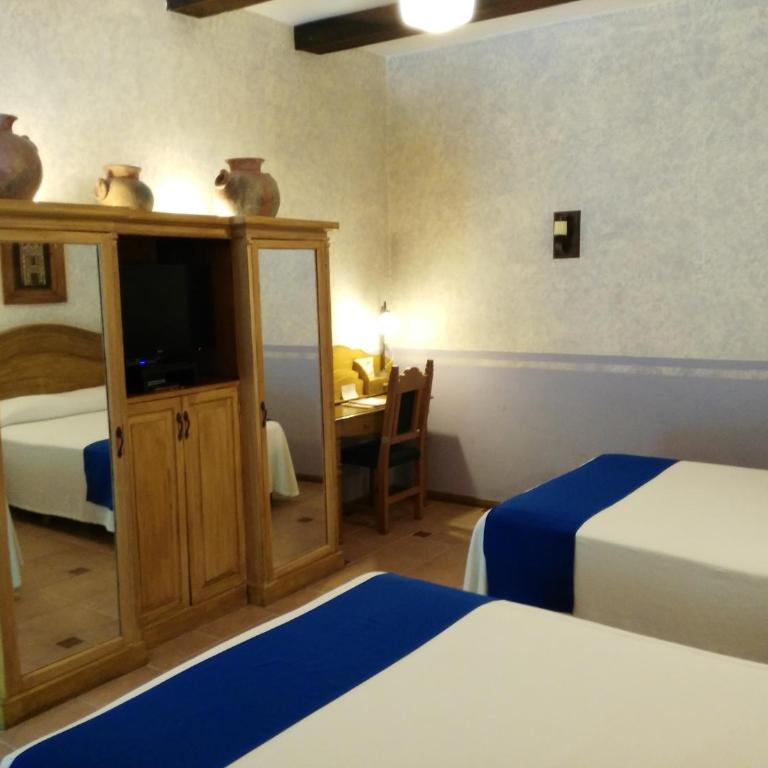 Hotel Boutique La Mision De Fray Diego - Standard Two Double Beds Room - 6