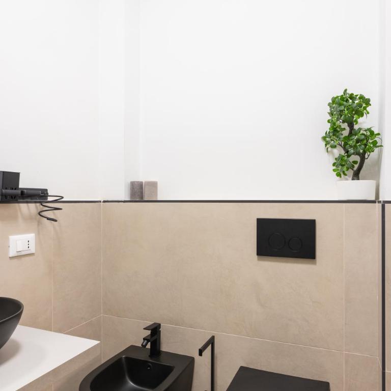 Luxury Station Suite - Standard King Room - 6