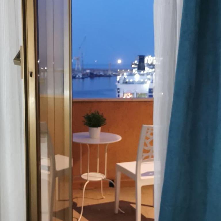 Port Side Elegance Palermo - Camera Queen con Vista Mare - 1
