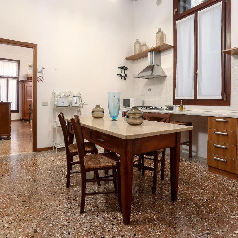 Leoncini with a wonderful canal view - One-Bedroom Apartment - 19