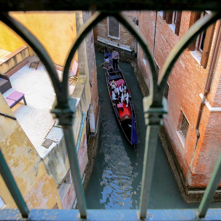 Leoncini with a wonderful canal view - One-Bedroom Apartment - 14
