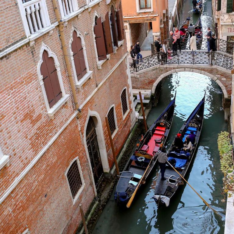 Leoncini with a wonderful canal view - One-Bedroom Apartment - 2