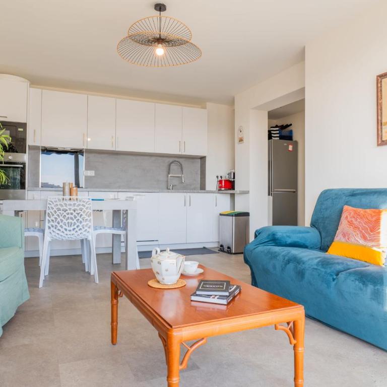 3-Br Apartment Terrace steps from Beaches - Appartement - 26
