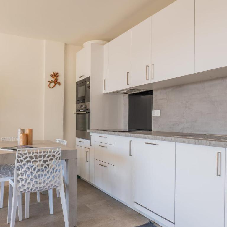 3-Br Apartment Terrace steps from Beaches - Appartement - 22