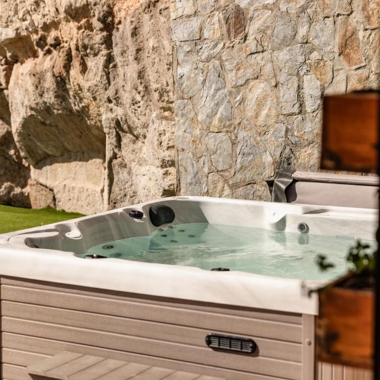 Serenity Amadores - Premium Villa with Hot Tub - 9