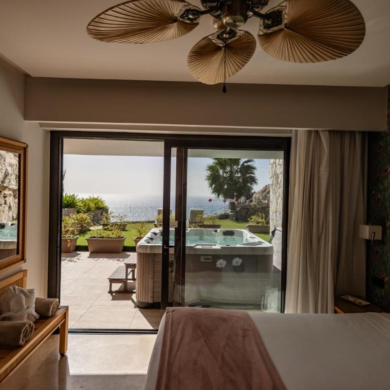 Serenity Amadores - Premium Villa with Hot Tub - 14