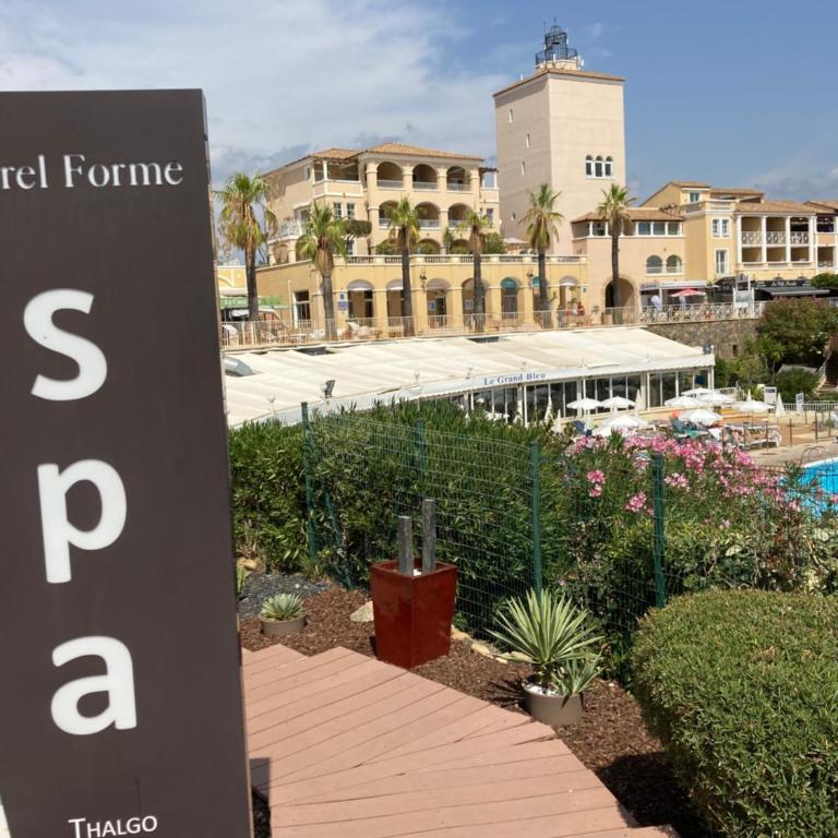 CAP ESTEREL AGAY SAINT RAPHAEL VUE COEUR DU SITE PISCINE GOLF MER Studio 4 personnes chez Magali - Appartement 1 Chambre - 26