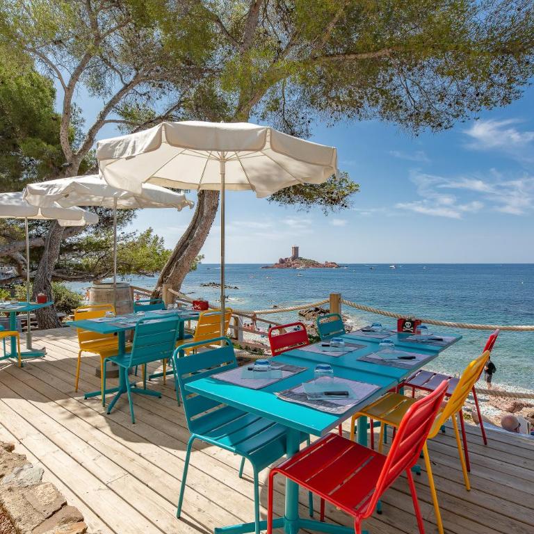 CAP ESTEREL AGAY SAINT RAPHAEL VUE COEUR DU SITE PISCINE GOLF MER Studio 4 personnes chez Magali - Appartement 1 Chambre - 3