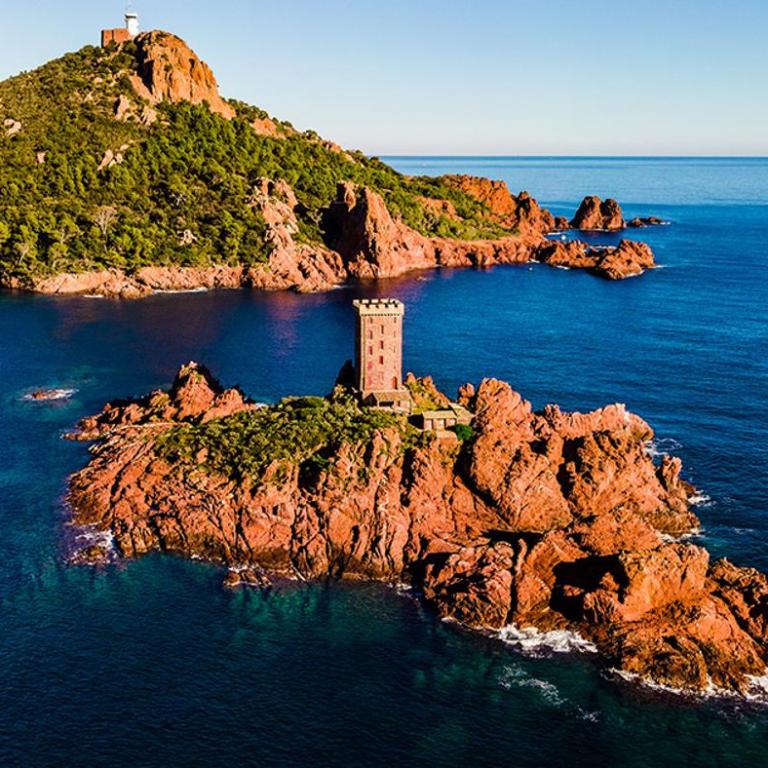 CAP ESTEREL AGAY SAINT RAPHAEL VUE COEUR DU SITE PISCINE GOLF MER Studio 4 personnes chez Magali - Appartement 1 Chambre - 40