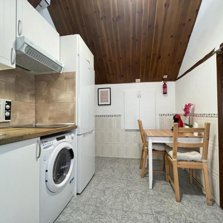 Free Parking, 40 meters from the beach, WI-FI, AC - Apartamento de 1 dormitorio - 19