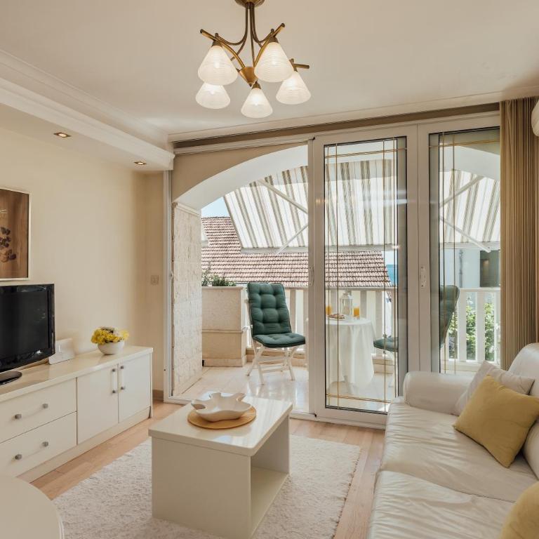 Apartments Porobic - Two-Bedroom Apartment - 4